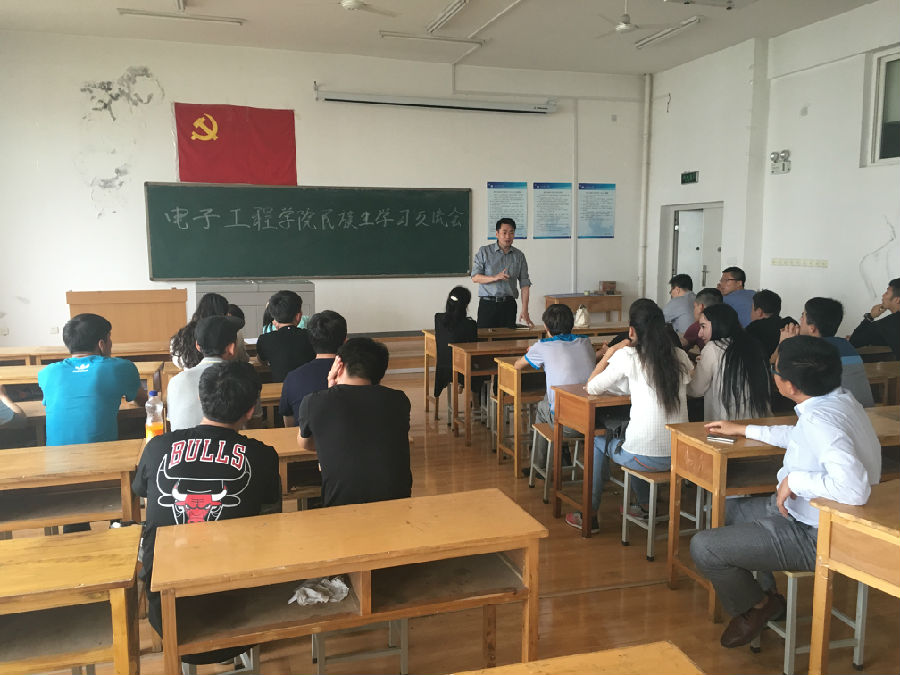 05185857eju4.jpg